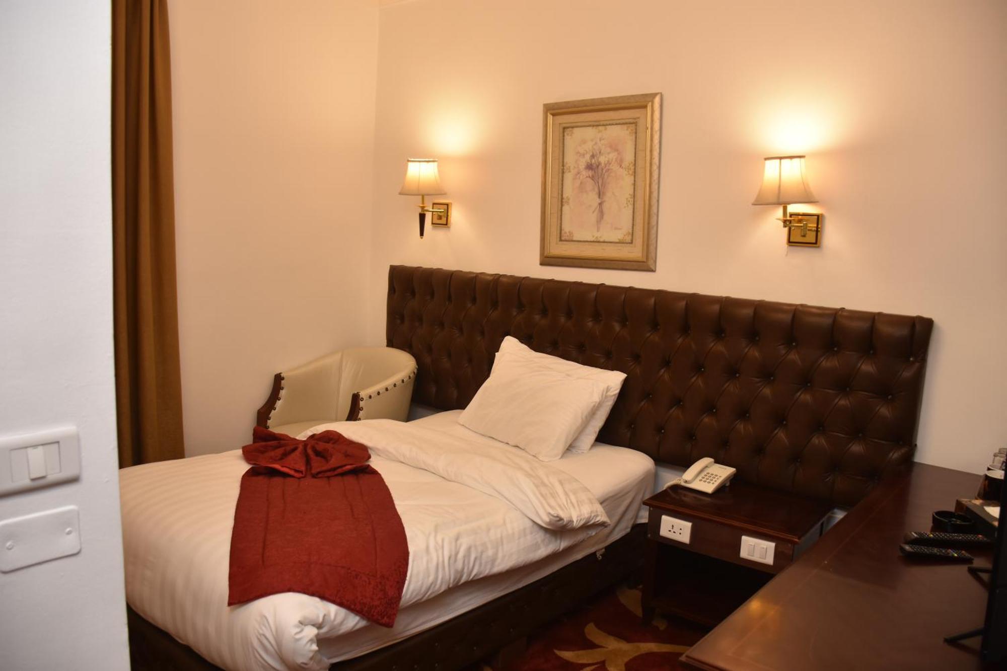 Madison Hotel Amman Exterior photo