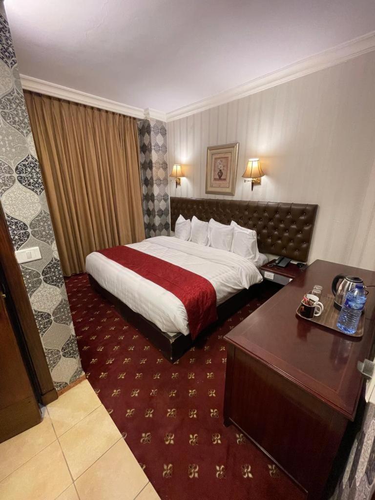 Madison Hotel Amman Exterior photo